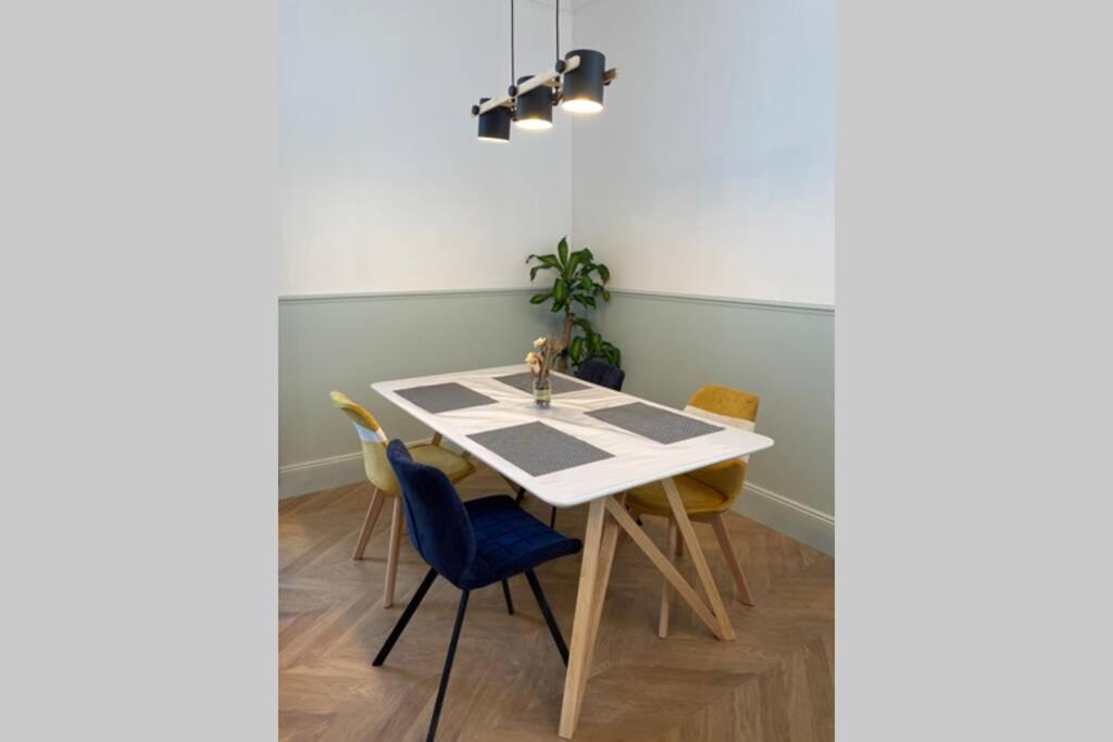 Magnifique Appartement Climatise - Classe 4 Etoiles Terrasson Eksteriør billede